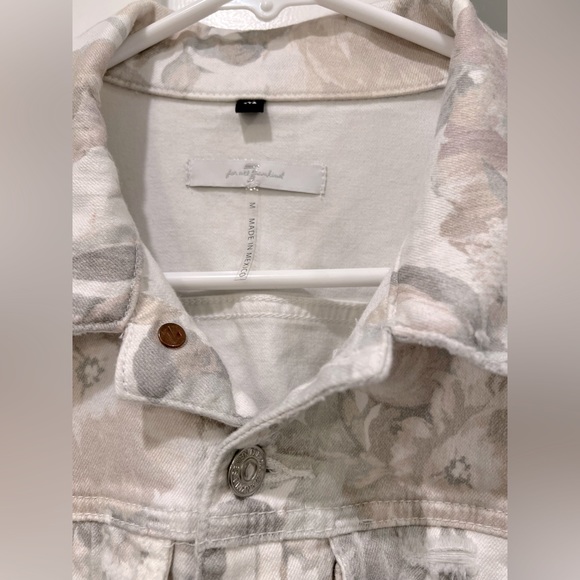 7 For All Mankind Sydney Garden Floral Printed Denim Jacket - Picture 4 of 8